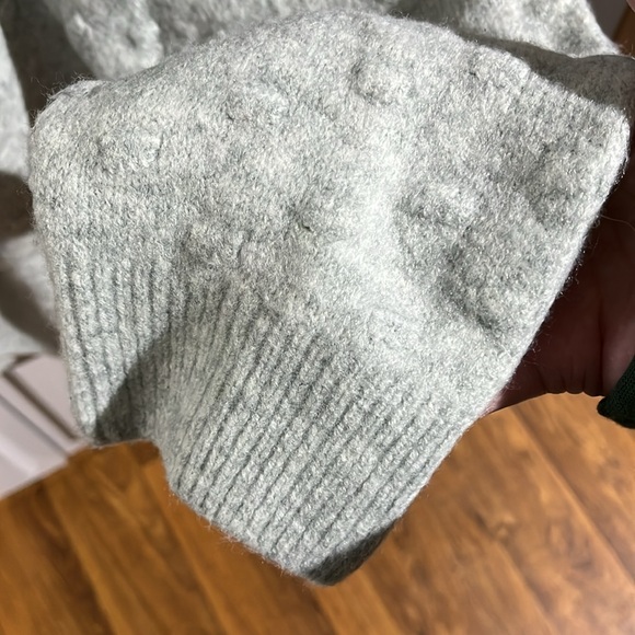H&M Light Green Oversized Sweater Large - Picture 4 of 9